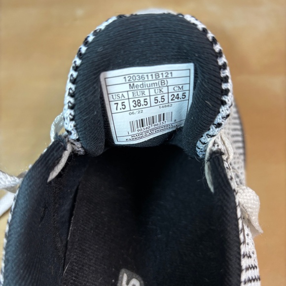 Brooks Revel 5 Women's Size 7.5 - Picture 9 of 9